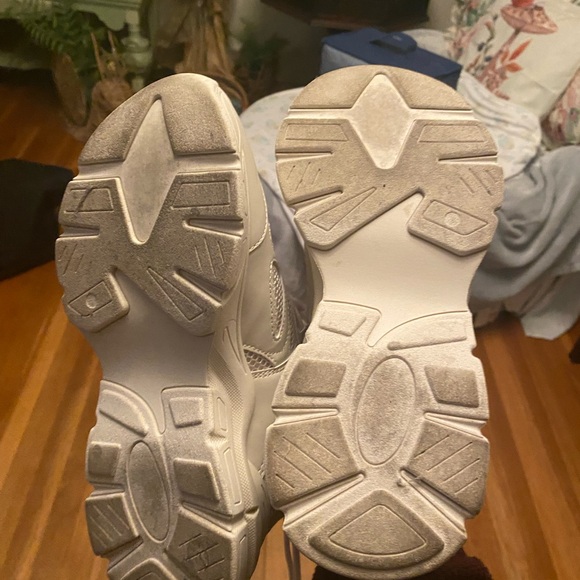 Steve Madden Sneakers - Picture 7 of 10